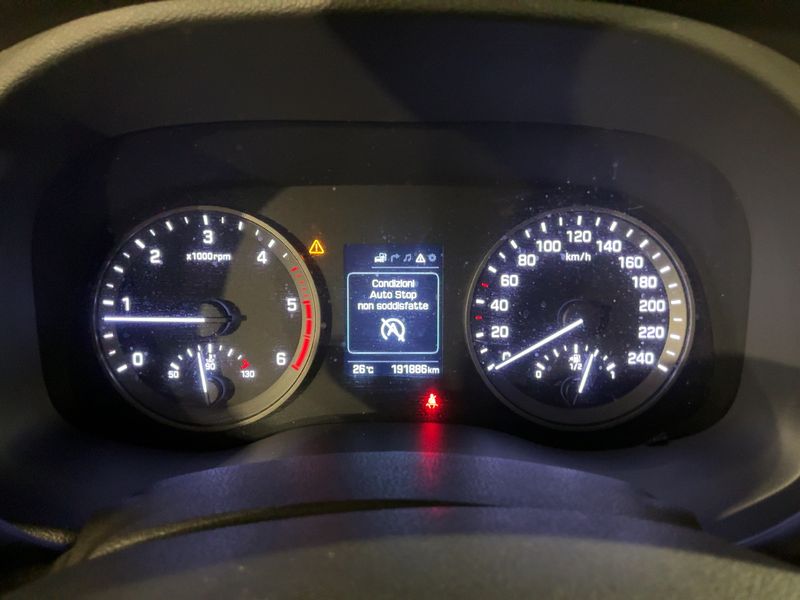 Hyundai Tucson 1.7 CRDi Comfort ISG 2WD 2015 – снимка 18