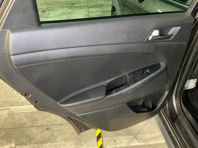 Hyundai Tucson 1.7 CRDi Comfort ISG 2WD 2015 – снимка 23
