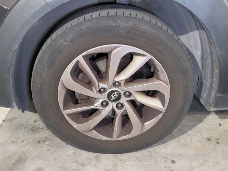 Hyundai Tucson 1.7 CRDi Comfort ISG 2WD 2015 – снимка 3