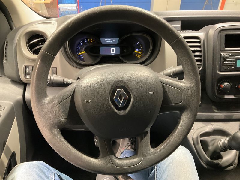 Renault Trafic 1.6 dCi L1H1 2,7t Komfort 2015 – снимка 17