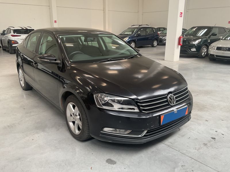 Volkswagen Passat 1.6 TDI Trendline BlueMotion Tech 2011 – снимка 1