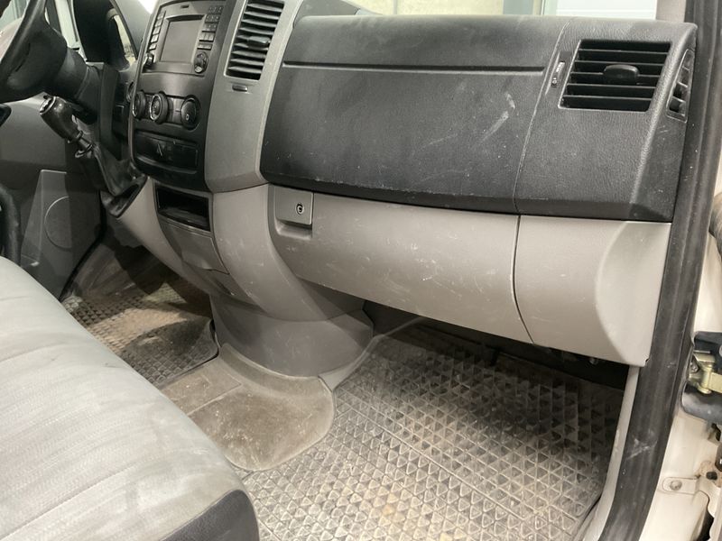 Volkswagen Crafter 2.0 TDI Kasten 35 mittlerer Radstand mit Hochdach 2016 – снимка 28