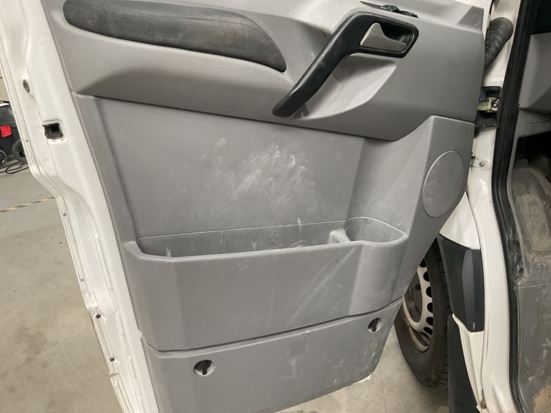 Volkswagen Crafter 2.0 TDI Kasten 35 mittlerer Radstand mit Hochdach 2016 – снимка 27