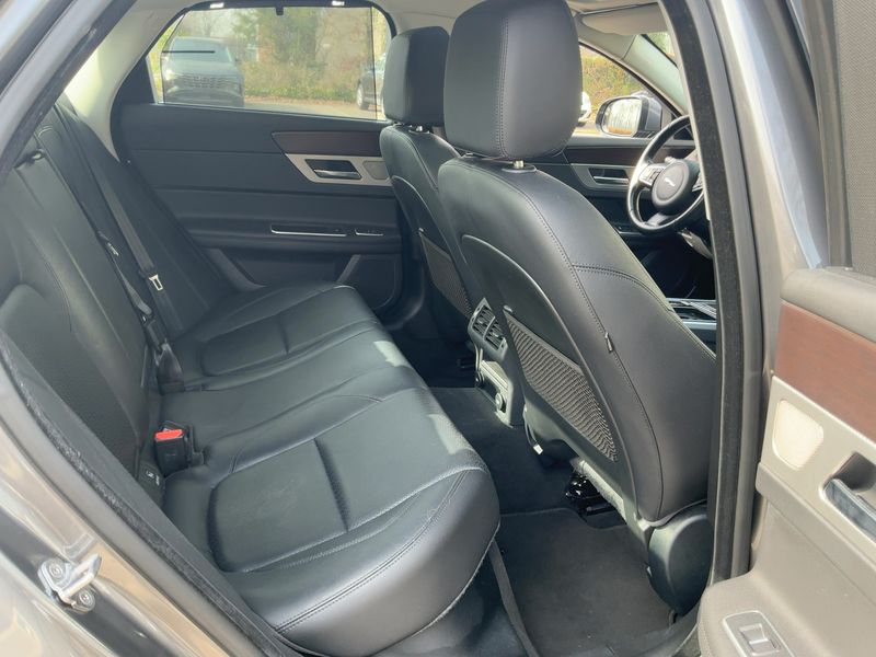 Jaguar XF 20d Prestige 2016 – снимка 19