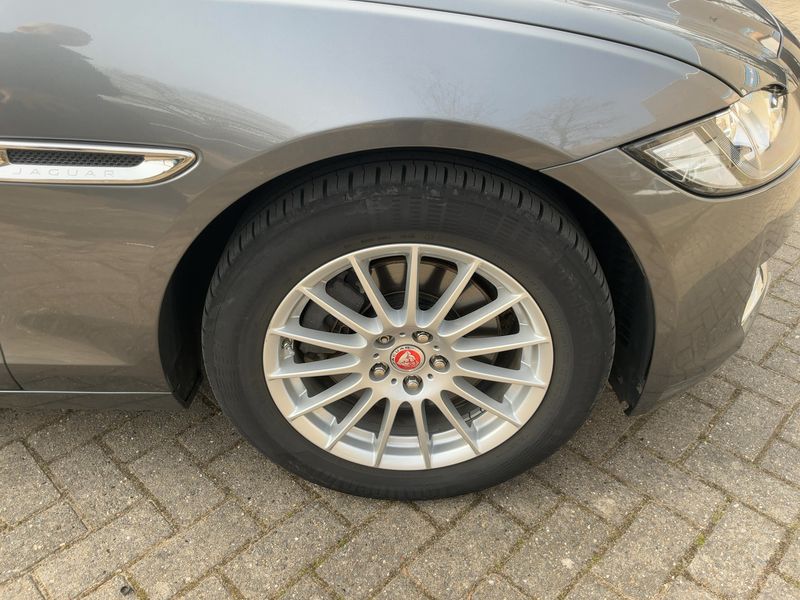 Jaguar XF 20d Prestige 2016 – снимка 11