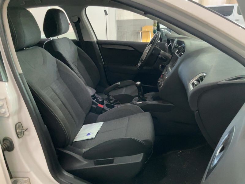 Citroen C4 1.2 e-THP Feel Edition 2015 – снимка 16