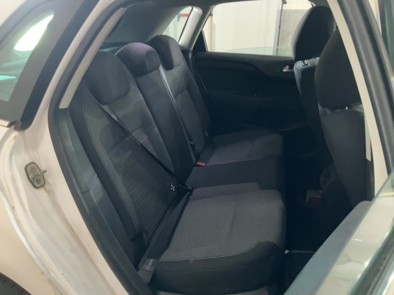 Citroen C4 1.2 e-THP Feel Edition 2015 – снимка 19