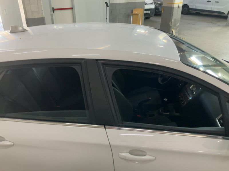 Citroen C4 1.2 e-THP Feel Edition 2015 – снимка 13