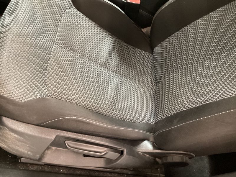 Volkswagen Passat 1.6 TDI Trendline BlueMotion Tech 2012 – снимка на щета 34