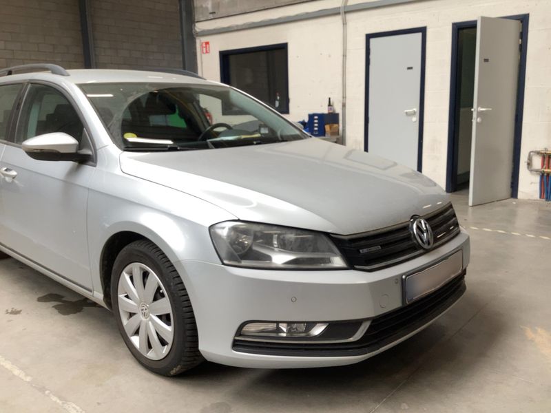 Volkswagen Passat 1.6 TDI Trendline BlueMotion Tech 2012 – снимка на щета 12