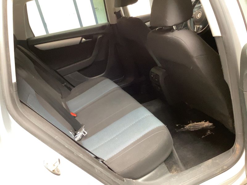 Volkswagen Passat 1.6 TDI Trendline BlueMotion Tech 2012 – снимка 19