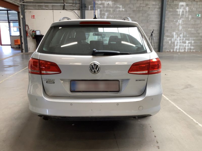 Volkswagen Passat 1.6 TDI Trendline BlueMotion Tech 2012 – снимка на щета 7