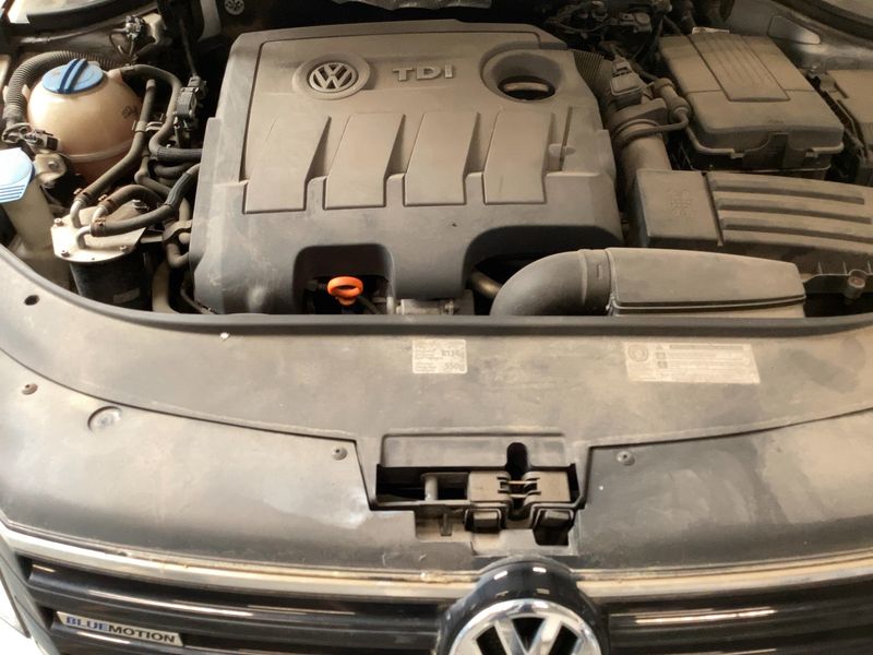 Volkswagen Passat 1.6 TDI Trendline BlueMotion Tech 2012 – снимка 27
