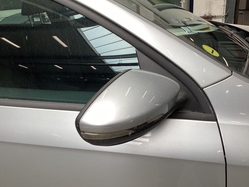 Volkswagen Passat 1.6 TDI Trendline BlueMotion Tech 2012 – снимка на щета 33