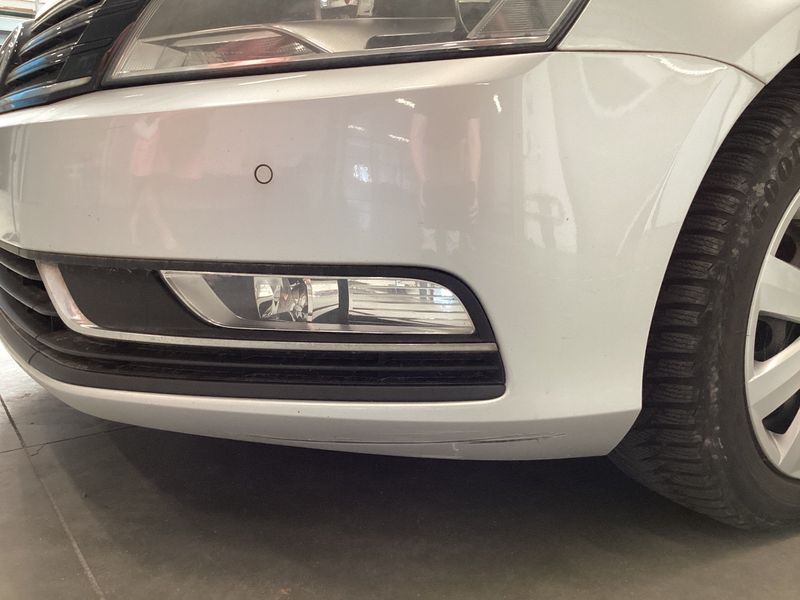 Volkswagen Passat 1.6 TDI Trendline BlueMotion Tech 2012 – снимка на щета 45