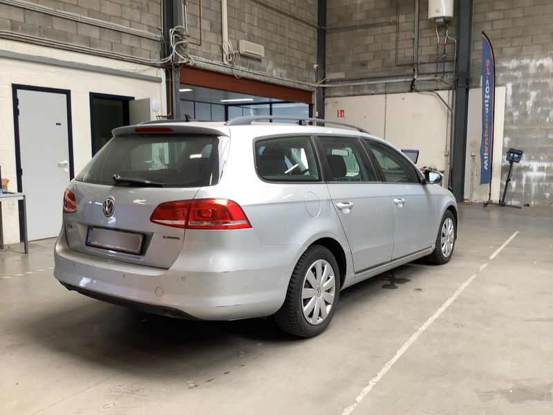Volkswagen Passat 1.6 TDI Trendline BlueMotion Tech 2012 – снимка на щета 8