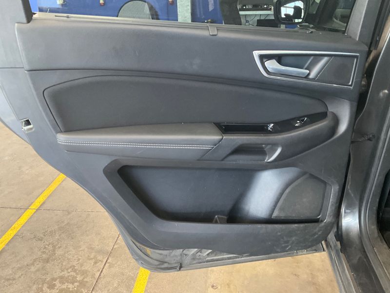 Ford Galaxy 2.0 TDCi Titanium 2016 – снимка 31