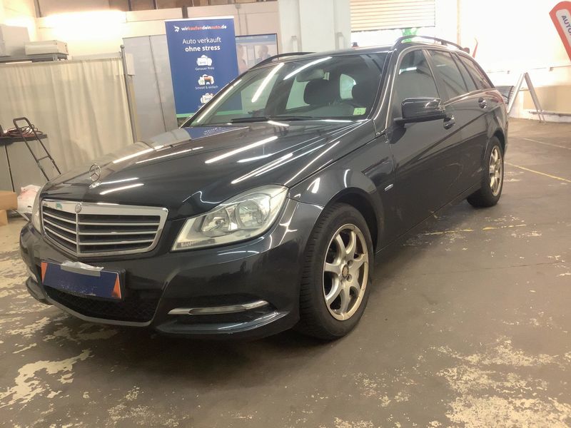 Mercedes-Benz C-Klasse C 180 CGI T BlueEfficiency Classic 2011 – снимка 1