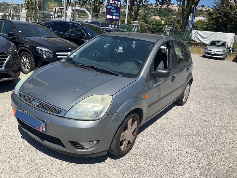 Ford Fiesta 1.6 Trend 2003 – снимка 1