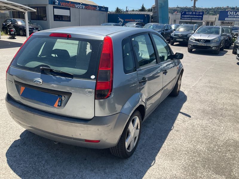 Ford Fiesta 1.6 Trend 2003 – снимка 2