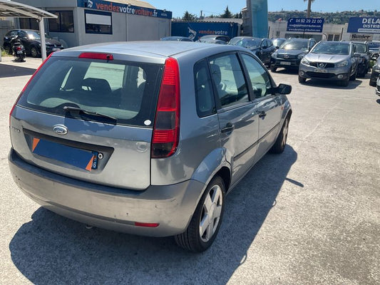 Ford Fiesta 1.6 Trend 2003 – снимка 2