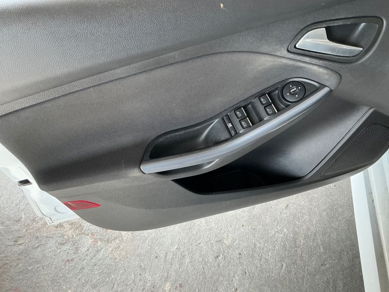 Ford Focus 1.6 TDCi Titanium 2014 – снимка 25