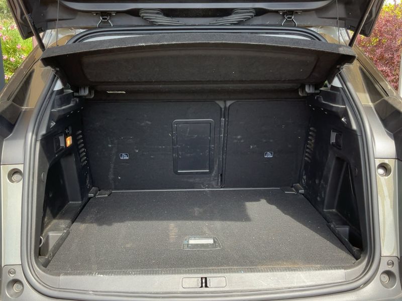 Peugeot 3008 1.2 PureTech Allure 2018 – снимка 15