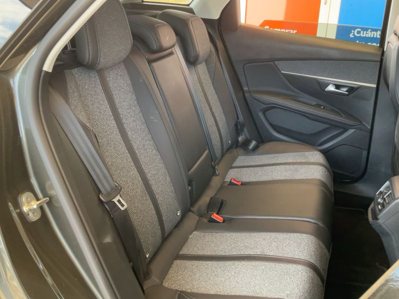 Peugeot 3008 1.2 PureTech Allure 2018 – снимка 19