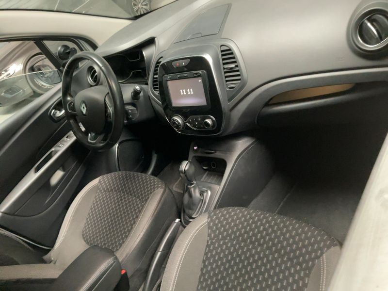 Renault Captur 1.2 TCe Energy Intens 2017 – снимка 18