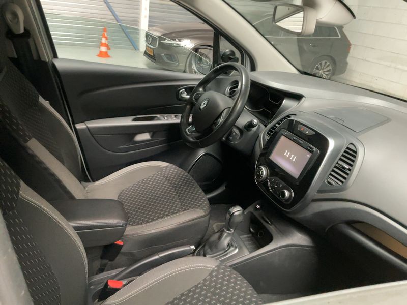 Renault Captur 1.2 TCe Energy Intens 2017 – снимка 17