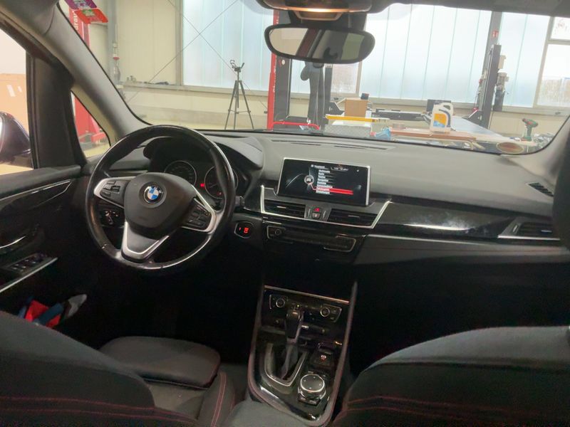 BMW 2er 220d Gran Tourer Sport Line 2016 – снимка 18