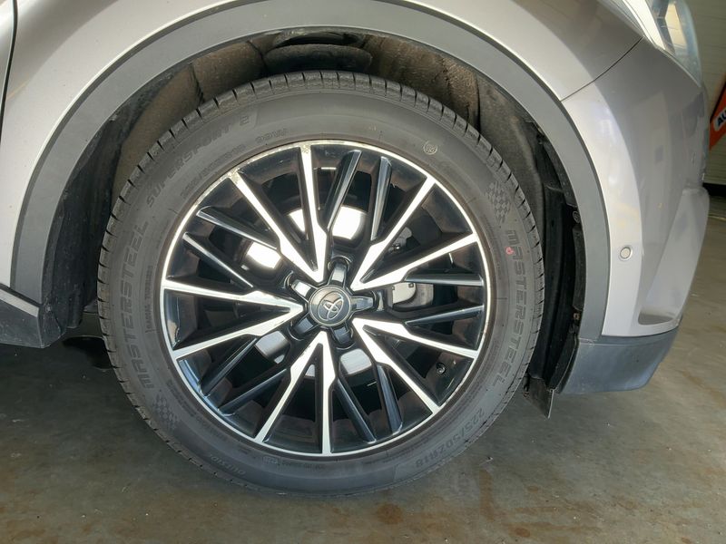 Toyota C-HR 1.8 Hybrid Distinctive 2017 – снимка 11