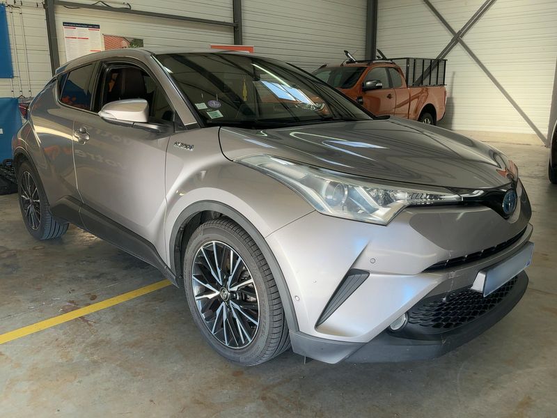 Toyota C-HR 1.8 Hybrid Distinctive 2017 – снимка 12