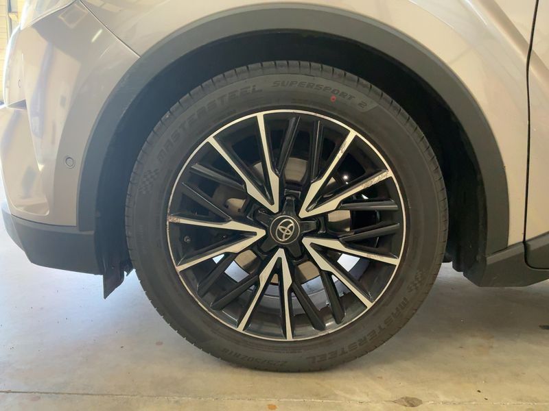 Toyota C-HR 1.8 Hybrid Distinctive 2017 – снимка 3