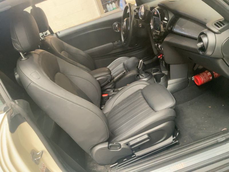 MINI Cabrio Cooper 2019 – снимка 16