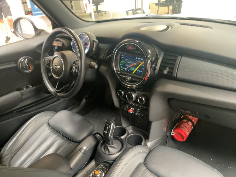 MINI Cabrio Cooper 2019 – снимка 17