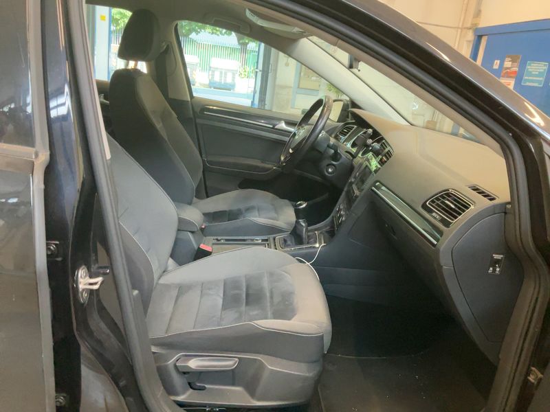 Volkswagen Golf VII 1.6 TDI Executive BlueMotion Tech 2015 – снимка 16