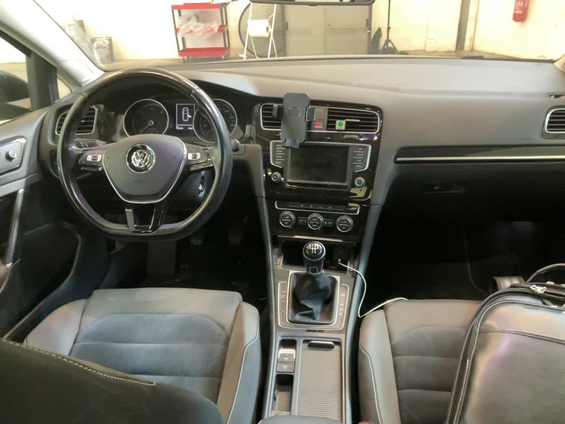 Volkswagen Golf VII 1.6 TDI Executive BlueMotion Tech 2015 – снимка 17