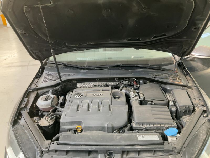 Volkswagen Golf VII 1.6 TDI Executive BlueMotion Tech 2015 – снимка 22