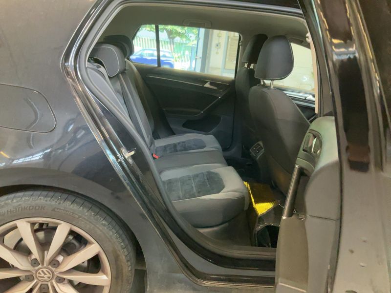 Volkswagen Golf VII 1.6 TDI Executive BlueMotion Tech 2015 – снимка 19