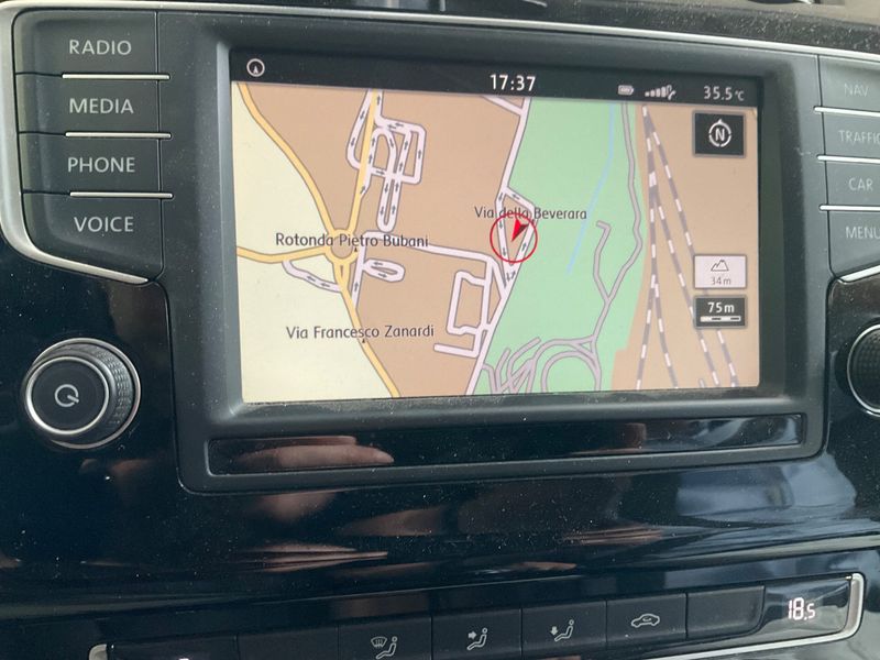 Volkswagen Golf VII 1.6 TDI Executive BlueMotion Tech 2015 – снимка 23