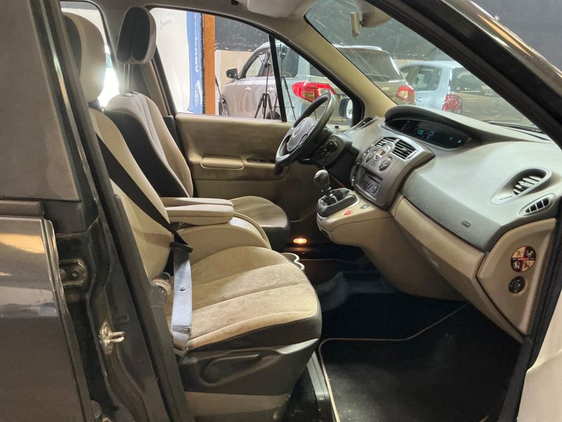 Renault Scenic 1.5 dCi Latitude 2008 – снимка 3