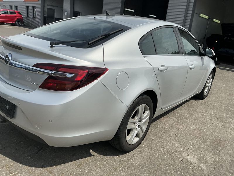 Opel Insignia 1.6 CDTI DPF Edition 2016 – снимка 8