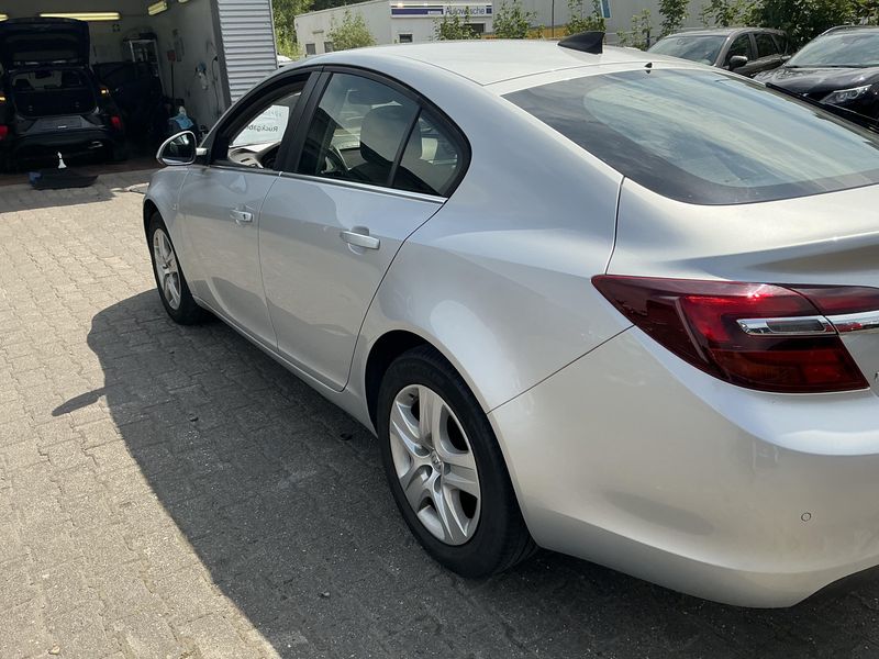 Opel Insignia 1.6 CDTI DPF Edition 2016 – снимка 6