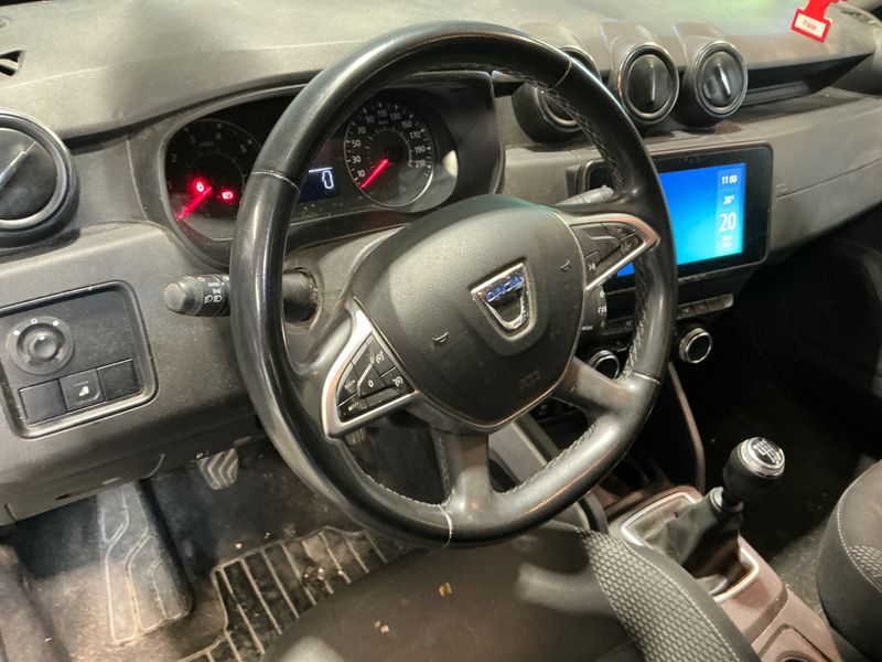 Dacia Duster 1.5 Blue dCi Prestige 2021 – снимка 33