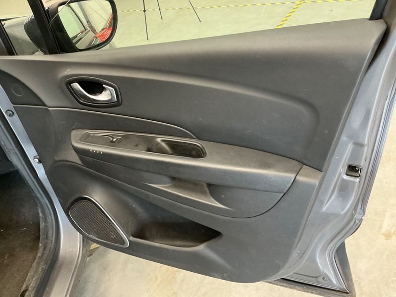 Renault Captur 1.5 dCi Intens 2018 – снимка 29