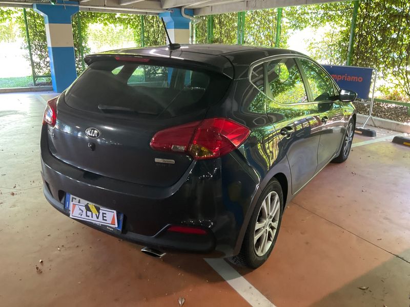 Kia cee'd 1.6 CRDi High Tech 2015 – снимка 2