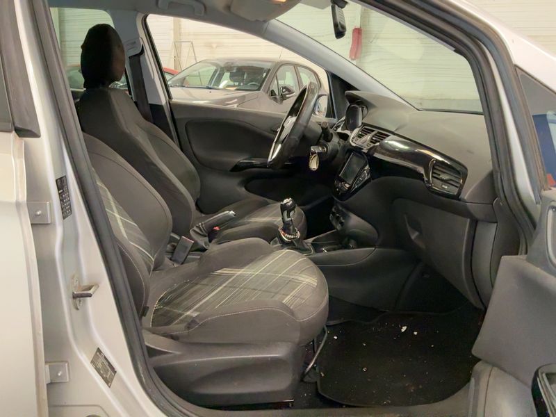 Opel Corsa 1.4 Color Edition 2018 – снимка 16