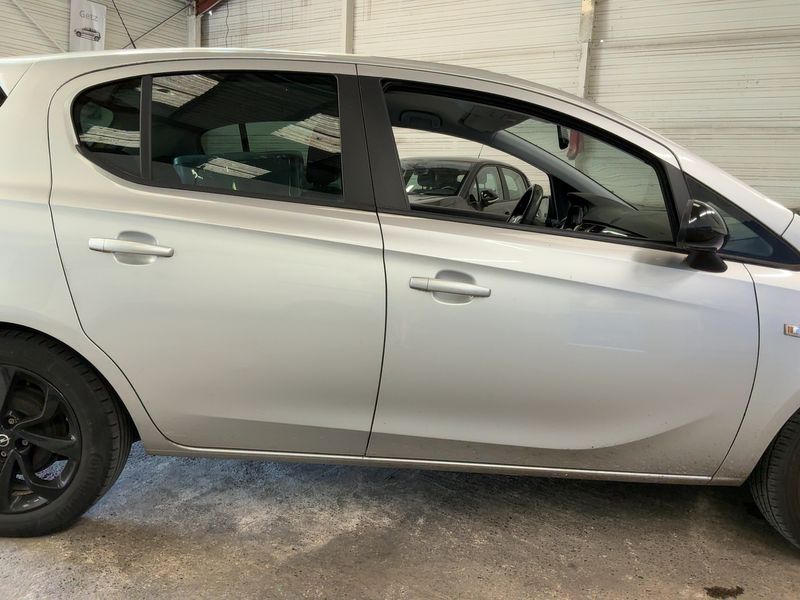 Opel Corsa 1.4 Color Edition 2018 – снимка 10