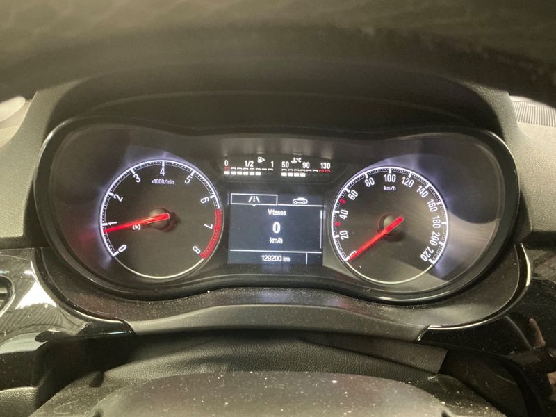 Opel Corsa 1.4 Color Edition 2018 – снимка 18